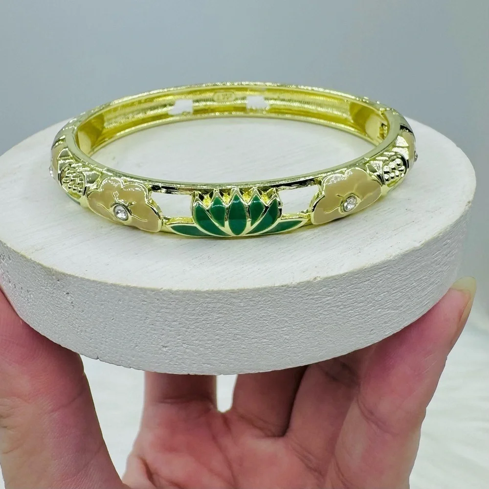 Green Floral Theme Enamel Cloisonne Bracelet Bangle